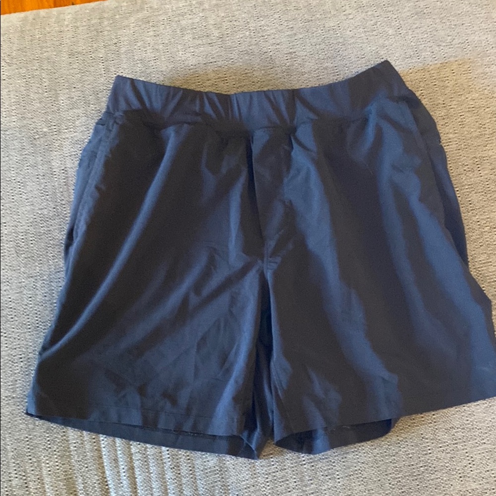 Men’s large fabletics Black lined shorts